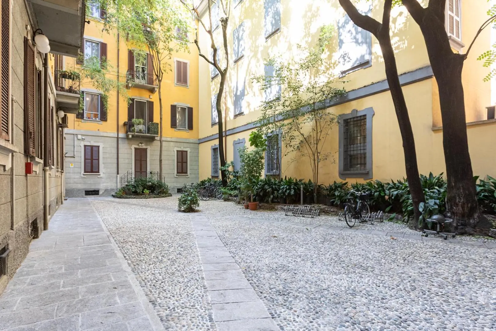 Centrale Suite With Balcony - Top Collection Milan Apartment
