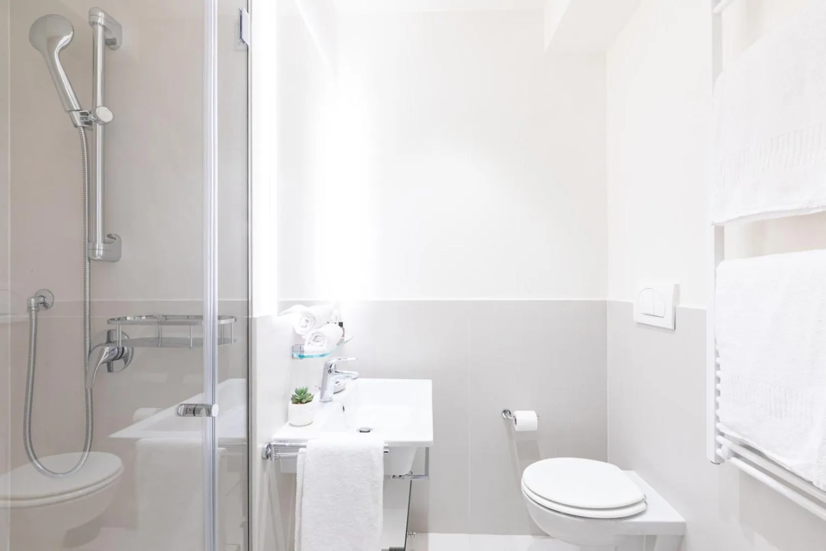 Centrale Suite With Balcony - Top Collection Milan Italy