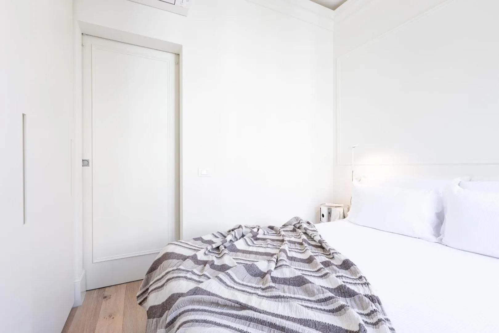 Apartment Centrale Suite With Balcony - Top Collection Milan Italy
